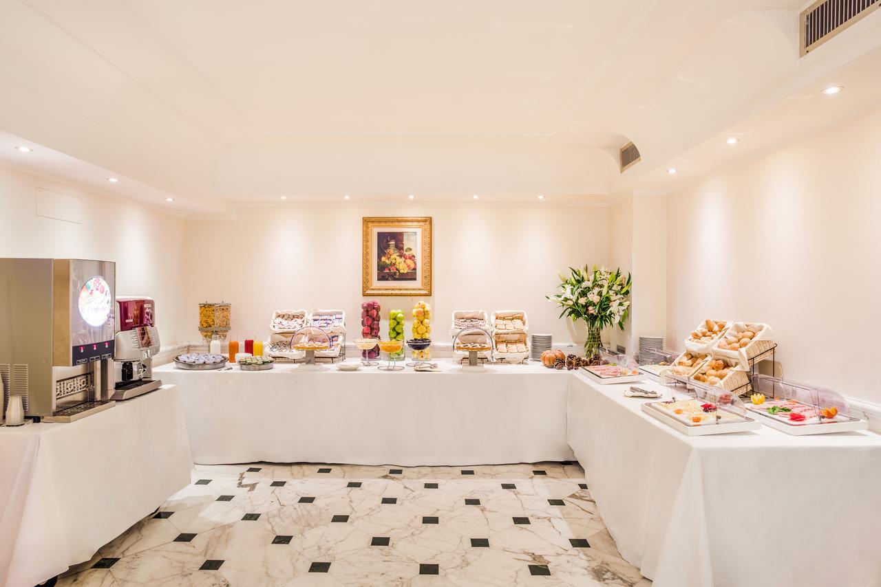 Raeli Hotel Noto Рим Екстериор снимка